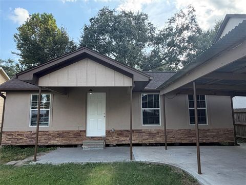 Photo of 1720 Roxella Street, Houston, TX 77093 (MLS # 10402129) Photo of 1720 Roxella Street, Houston, TX 77093 (MLS # 10402129)