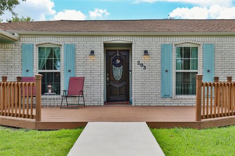 Photo of 203 Tamarind Street, Lake Jackson, TX 77566 (MLS # 89246227)