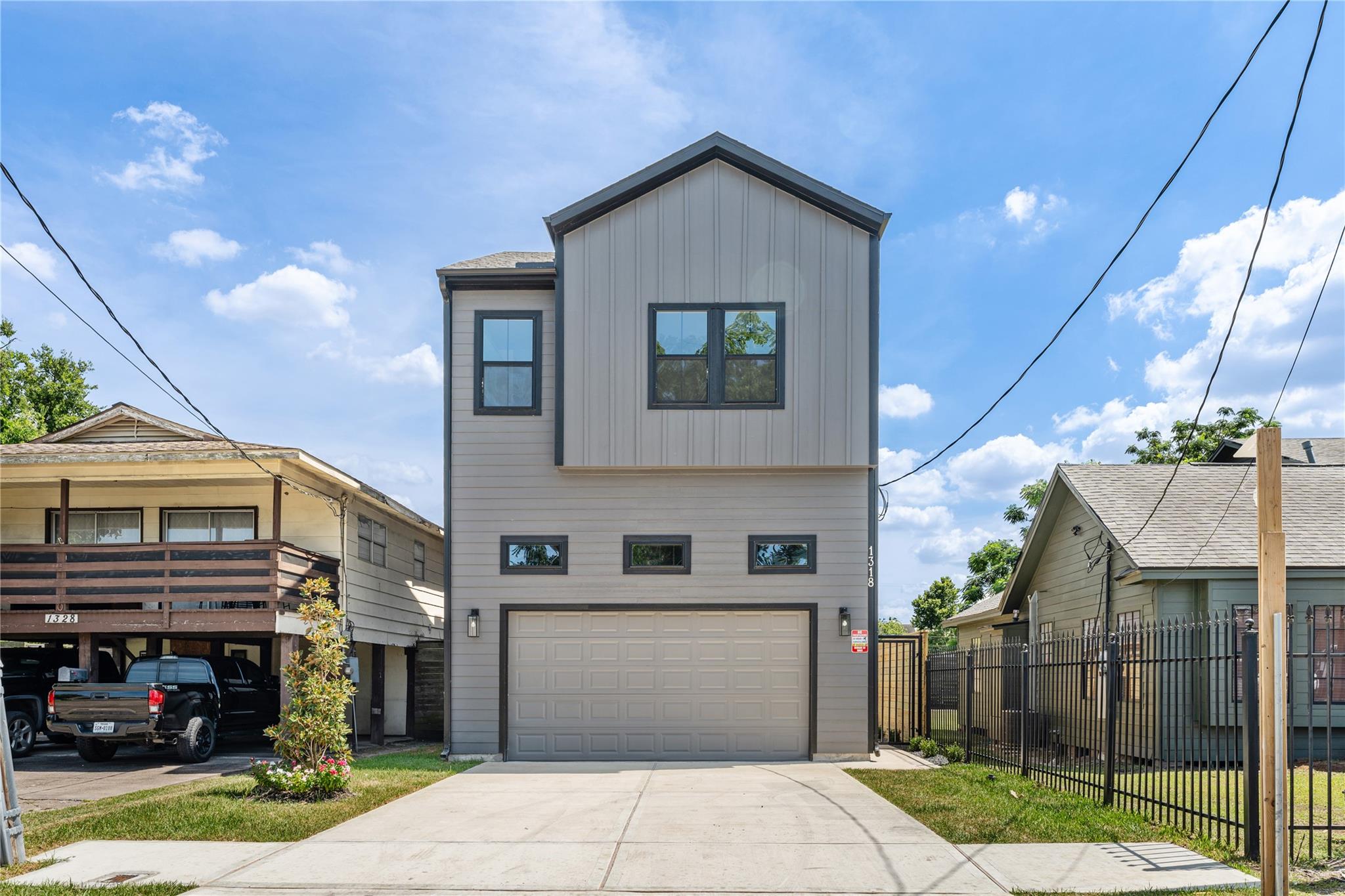 1318 E 32nd 1/2 Street