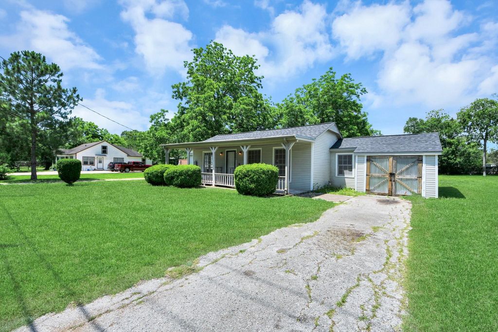 Photo of 3603 Crosby Cedar Bayou Road, Baytown, TX 77521 (MLS # 10729981)