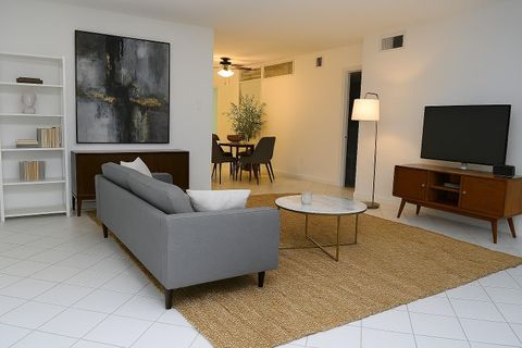 Photo of 845 Augusta Drive #17, Houston, TX 77057 (MLS # 58919236)