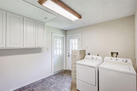 Tiny photo for 827 Bell Drive, Euless, TX 76039 (MLS # 33199596)