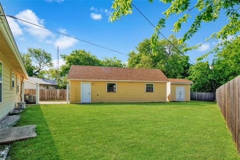 Tiny photo for 827 Bell Drive, Euless, TX 76039 (MLS # 33199596)