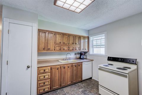 Tiny photo for 827 Bell Drive, Euless, TX 76039 (MLS # 33199596)