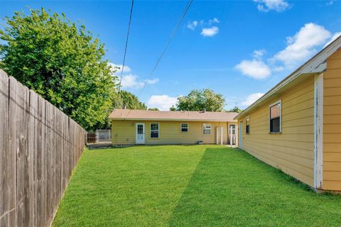 Tiny photo for 827 Bell Drive, Euless, TX 76039 (MLS # 33199596)