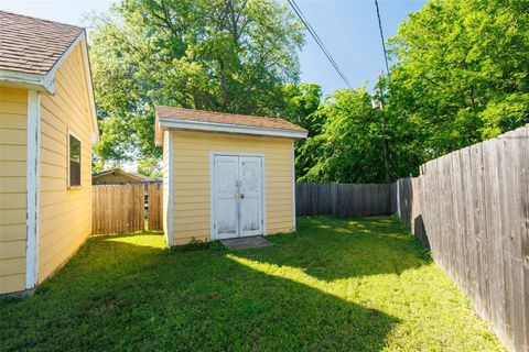 Tiny photo for 827 Bell Drive, Euless, TX 76039 (MLS # 33199596)