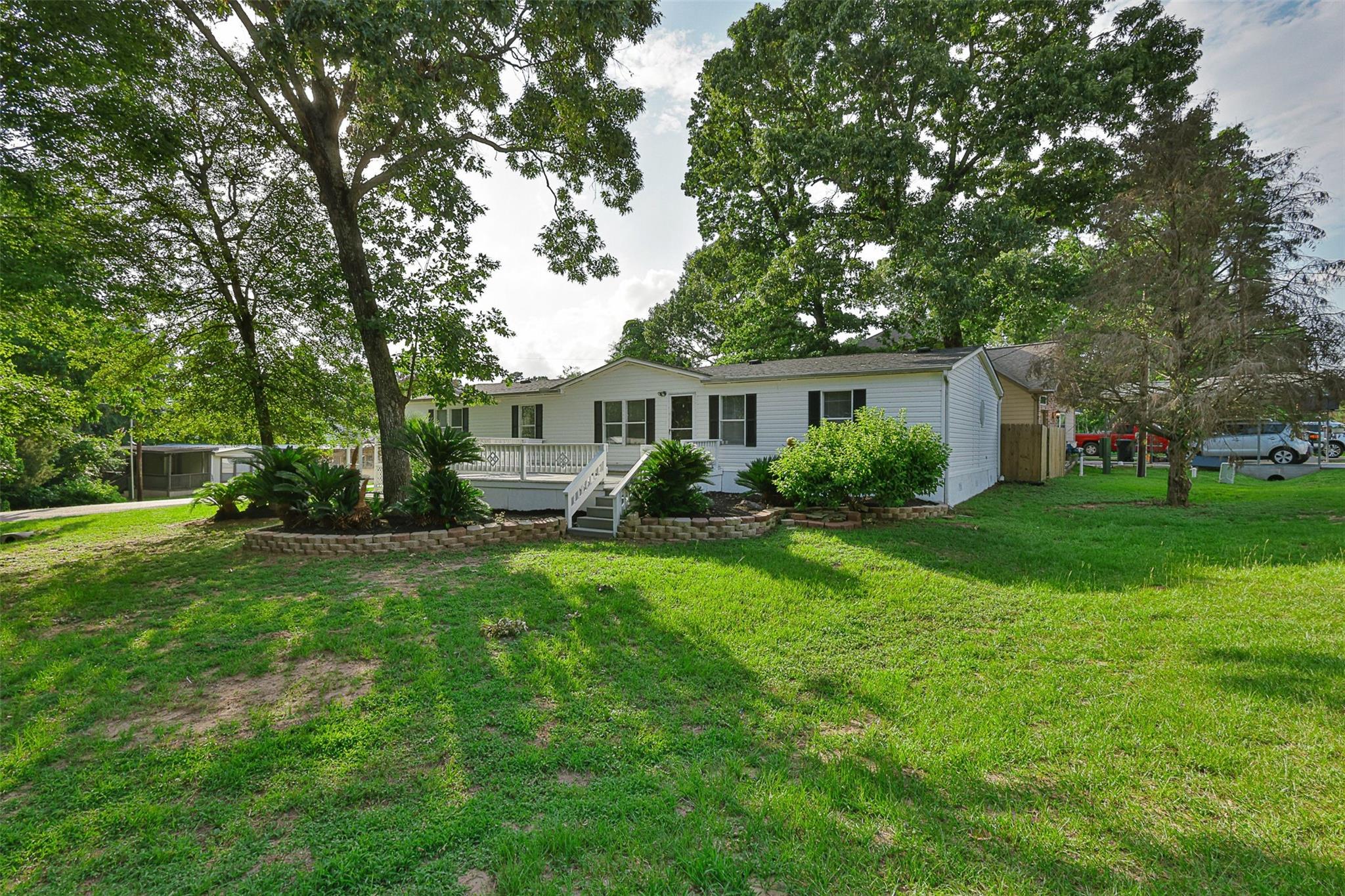 853 Queenswood Street