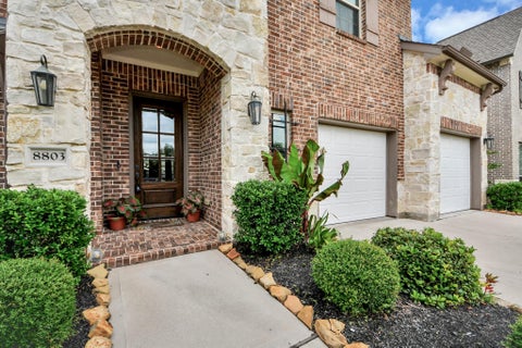 Tiny photo for 8803 Autumn Pine Drive, Missouri City, TX 77459 (MLS # 84136075)