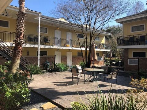 Apartment For Rent - 1502 Heights Boulevard #2<br/> Harris County, Houston, TX 77008