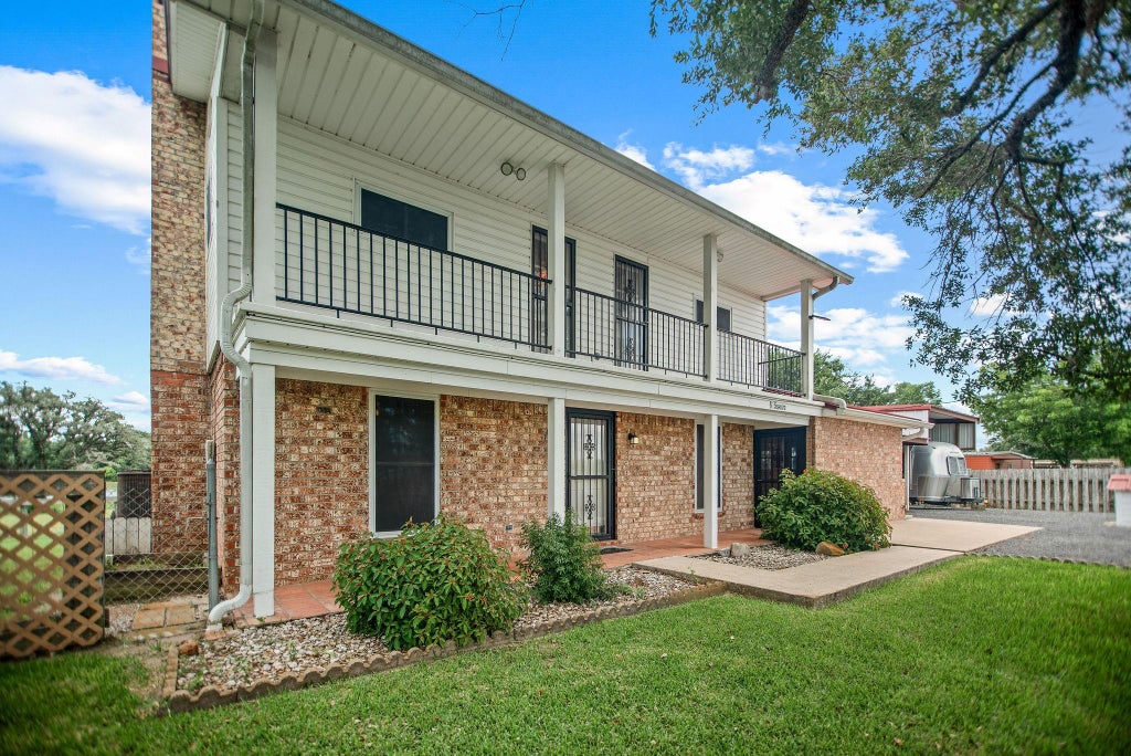 Photo of 605 State Highway 172, Ganado, TX 77962 (MLS # 90093837)