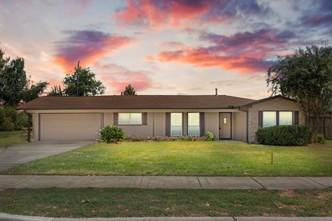 Photo of 1726 Wycliffe Drive, Houston, TX 77043 (MLS # 86339194)