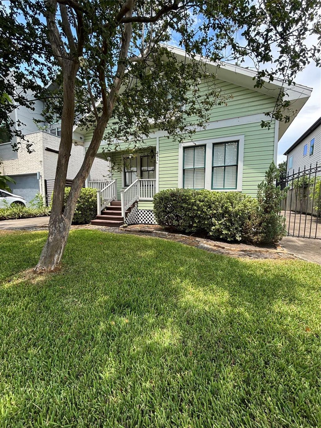 Photo of 841 E 23rd Street, Houston, TX 77009 (MLS # 66566891)