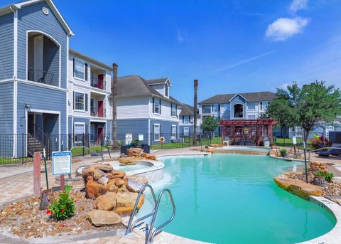 Photo of 17111 Hafer Road #314, Houston, TX 77090 (MLS # 28717174)