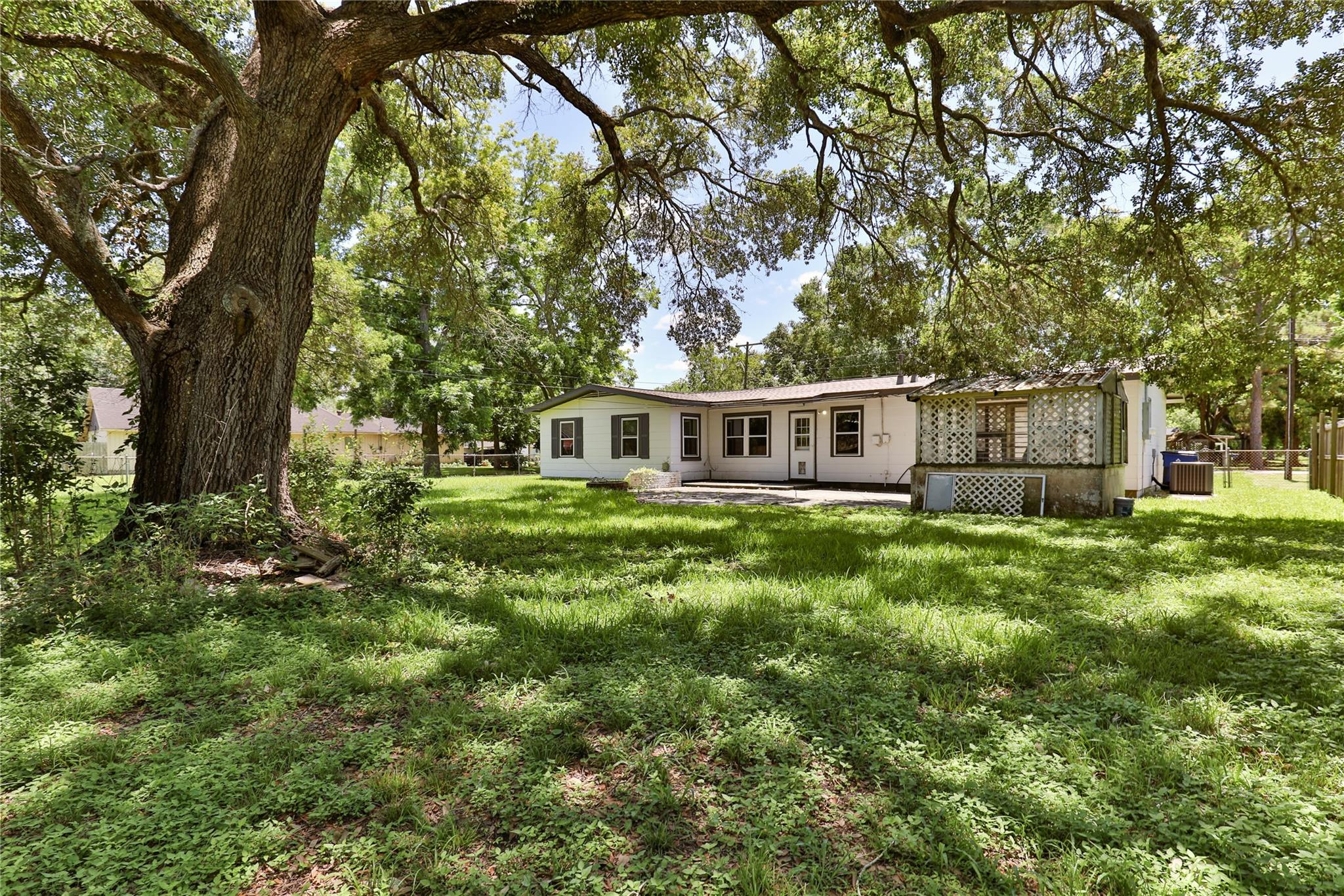 1202 Mac Drive