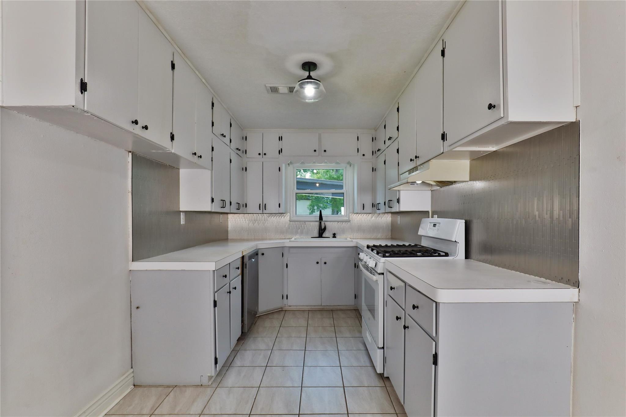 1202 Mac Drive
