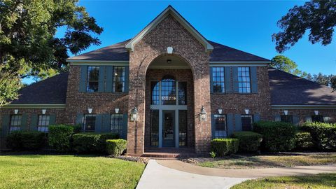 Photo of 346 Timbercreek Drive, Lake Jackson, TX 77566 (MLS # 51781597)