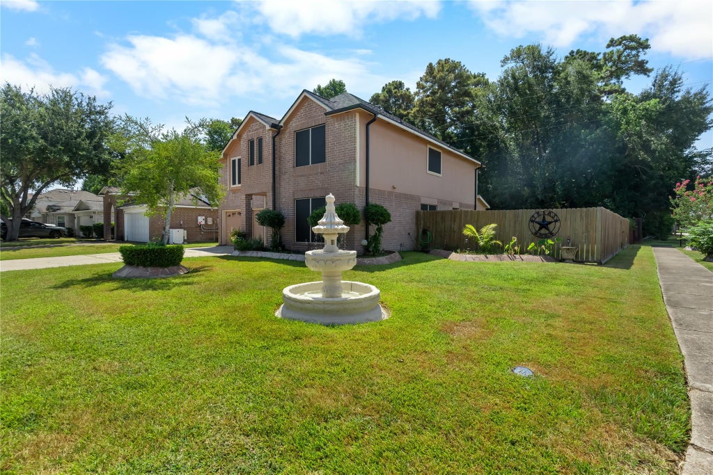 Photo of 4802 Gypsy Forest Drive, Humble, TX 77346 (MLS # 22578276)