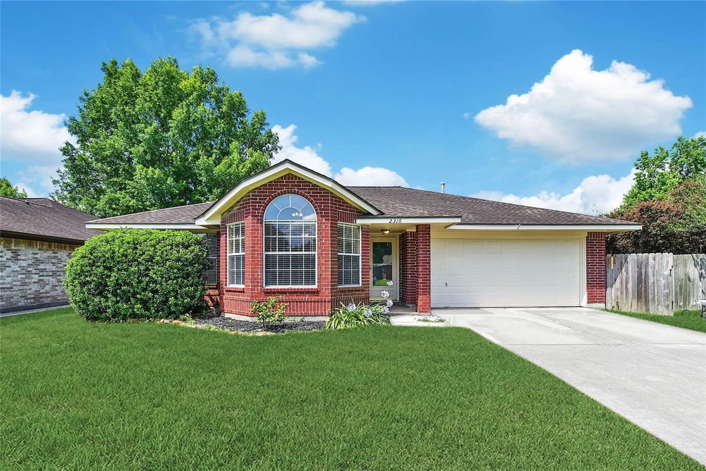 Photo of 2310 Meandering Trail, Houston, TX 77339 (MLS # 2756106)