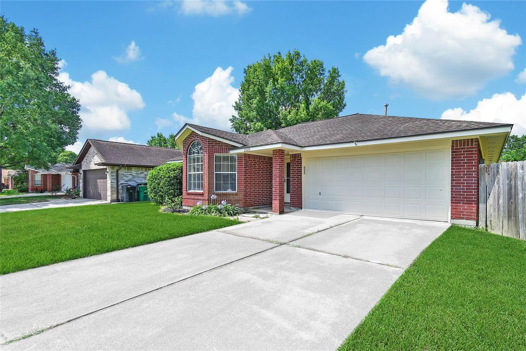 Photo of 2310 Meandering Trail, Houston, TX 77339 (MLS # 2756106)