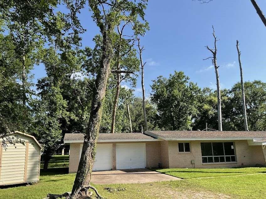 Photo 1 of 20 — 3515 Elm Drive, Dickinson, TX 77539