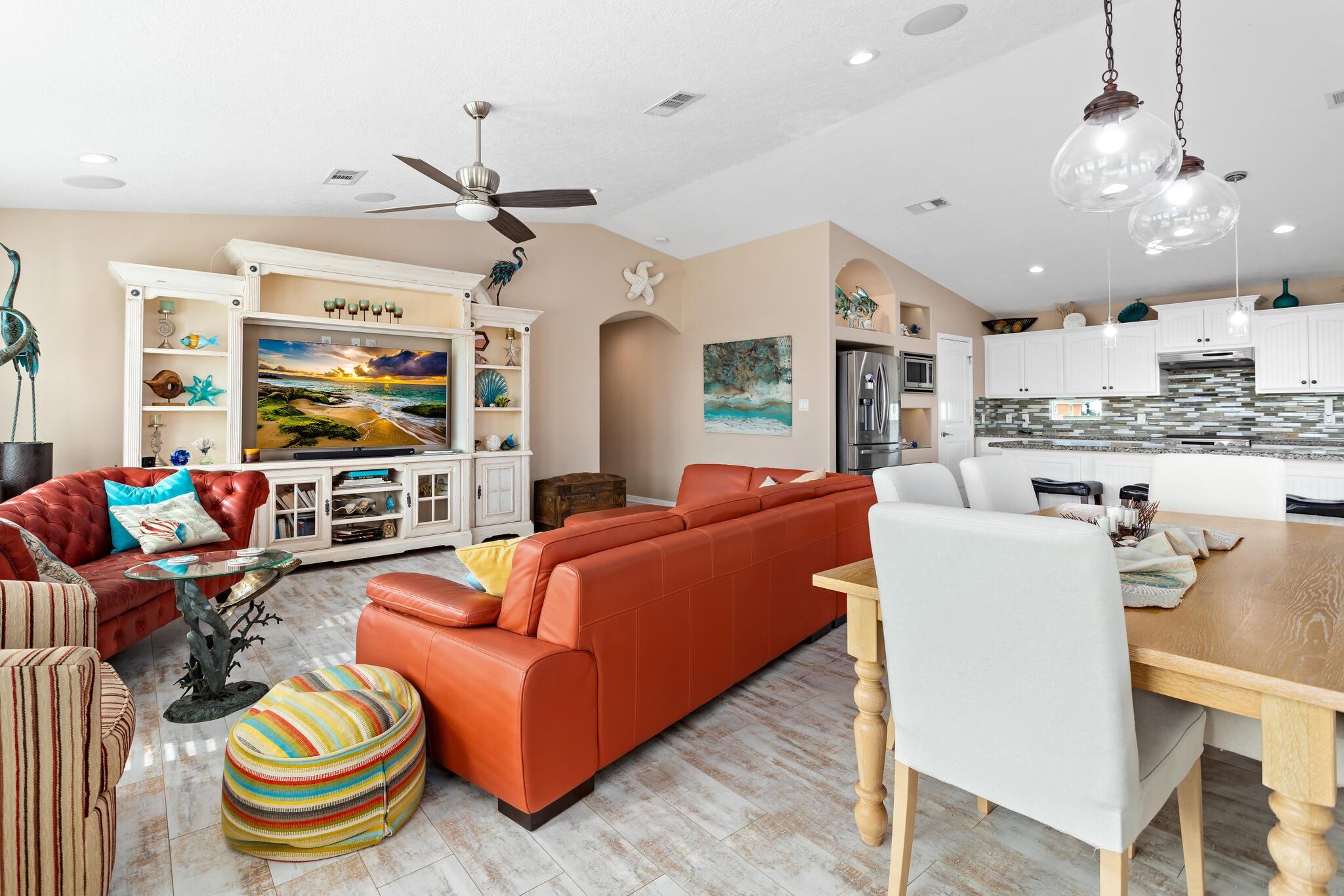 943 Palm Ridge Drive