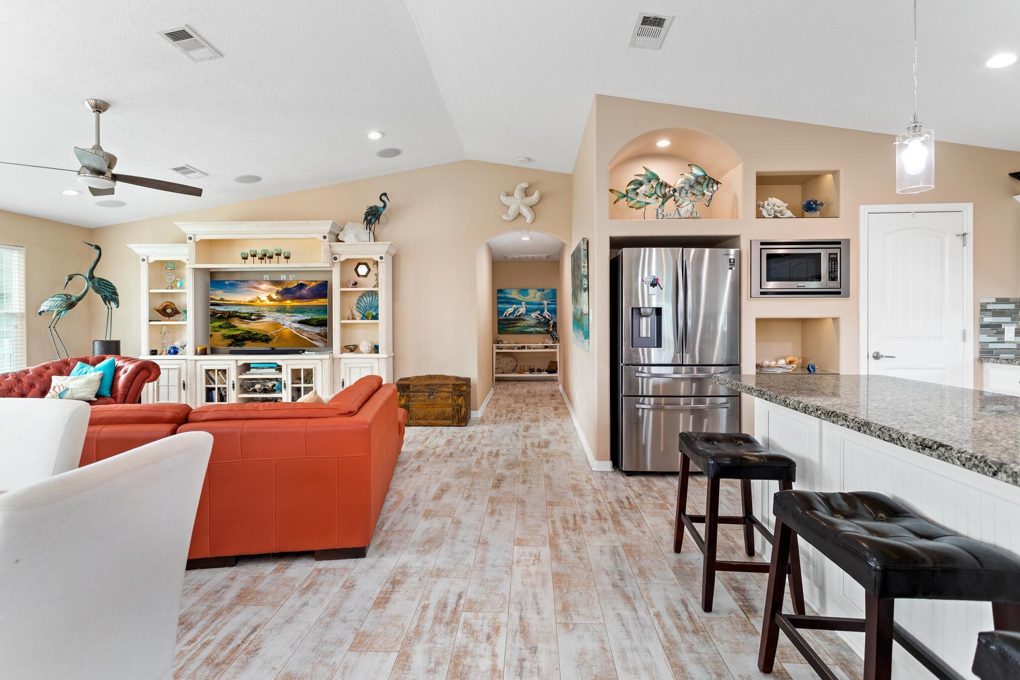 943 Palm Ridge Drive