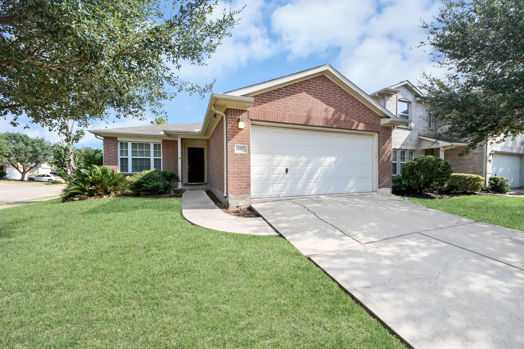 Photo of 17918 Carroll Place Lane, Richmond, TX 77407 (MLS # 85125293)