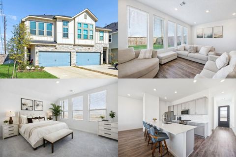 Townhouse For Sale - 5403 Holly Haven Court<br/> Fulshear, TX 77441