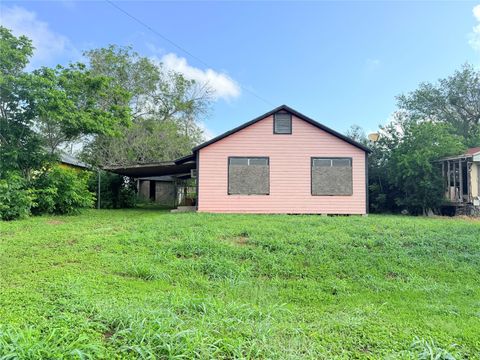 Photo of 403 E Ward Street, Refugio, TX 78377 (MLS # 81019648)