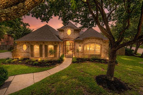 Photo of 1302 Majestic Pines Court, Houston, TX 77345 (MLS # 40149290)