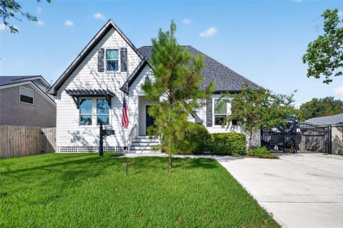 Photo of 107 Shirleen Drive, Pasadena, TX 77586 (MLS # 96662815)