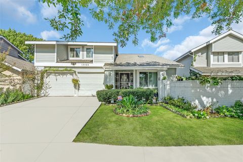 Photo of 12166 Huntington Venture Drive, Houston, TX 77099 (MLS # 17771502)