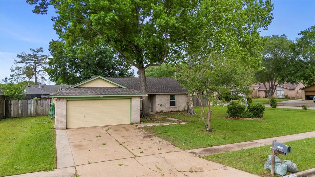 Photo of 10502 Crescent Moon Drive, Houston, TX 77064 (MLS # 10658302)