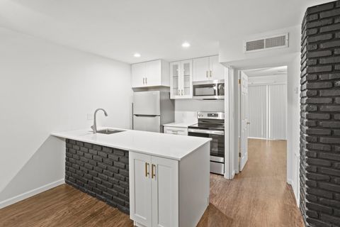 Photo of 2121 Fountain View Drive #61 D, Houston, TX 77057 (MLS # 27096955) Photo of 2121 Fountain View Drive #61 D, Houston, TX 77057 (MLS # 27096955)