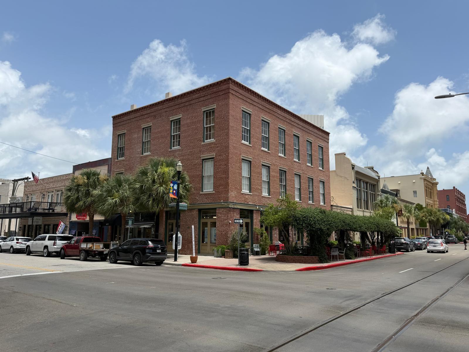2208 Post Office Street 105