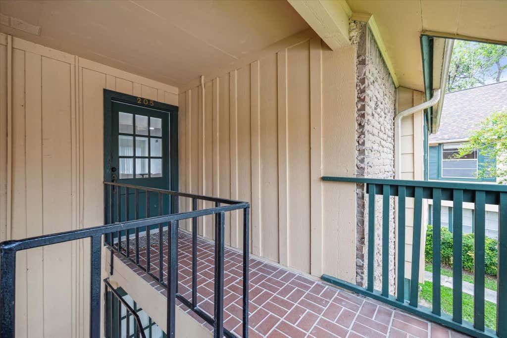 Photo of 8211 Kingsbrook Road #205, Houston, TX 77024 (MLS # 9646412)