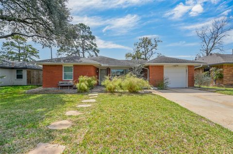 Photo of 807 Judiway Street, Houston, TX 77018 (MLS # 65450600)