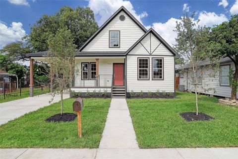 Photo of 7149 Avenue K, Houston, TX 77011 (MLS # 10135572)
