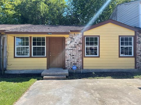 Tiny photo for 7886 Locksley Road, Houston, TX 77078 (MLS # 71799615)