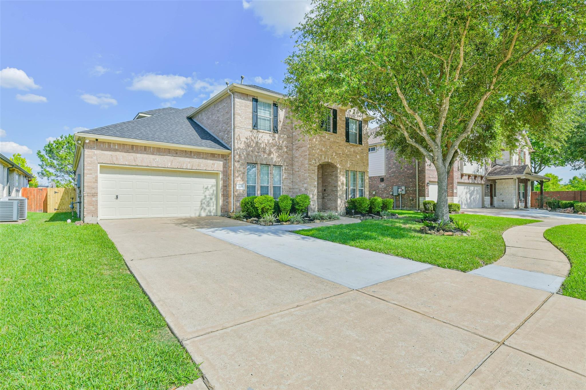 2425 Harbor Chase Drive