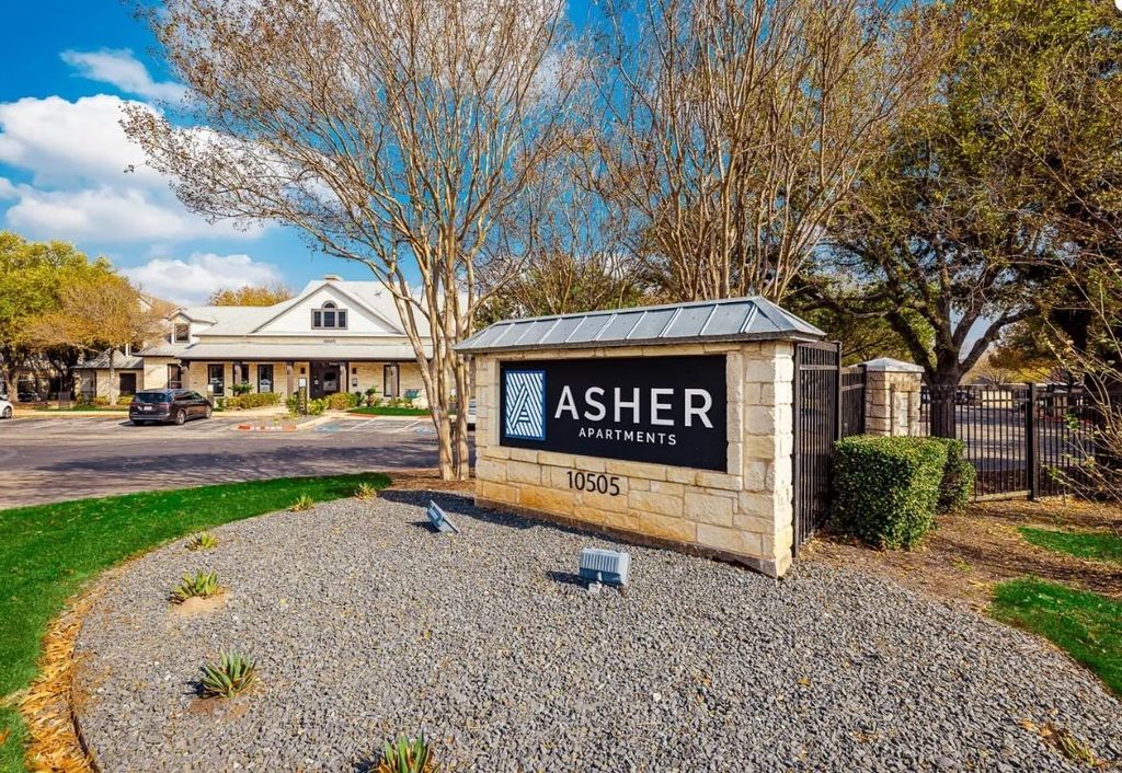 Photo of 10505 S I-35 Frontage Road #528, Austin, TX 78747 (MLS # 37236471)