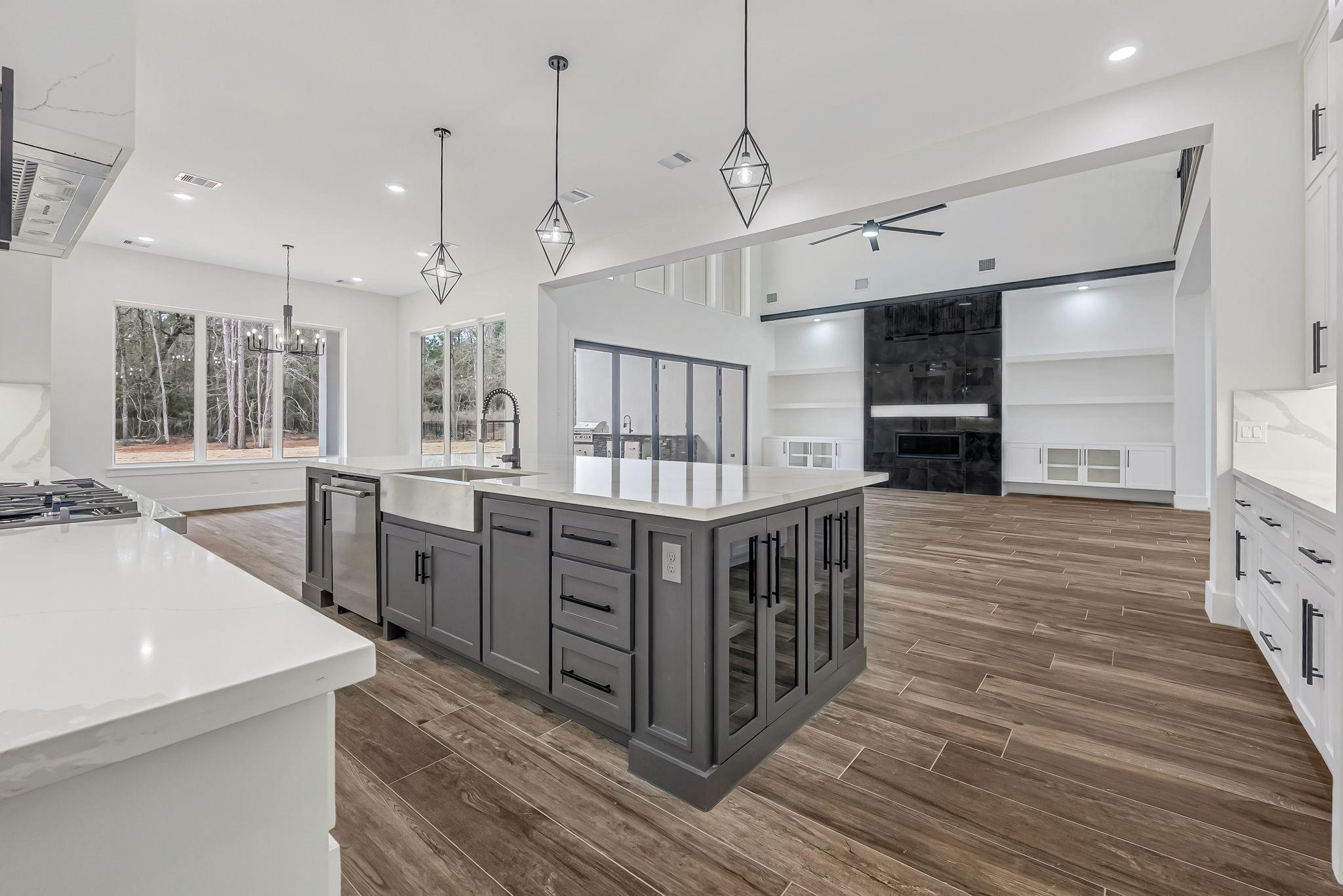 Montgomery, Texas, 77316, United States, 5 Bedrooms Bedrooms, ,6 BathroomsBathrooms,Residential,Active,2015434