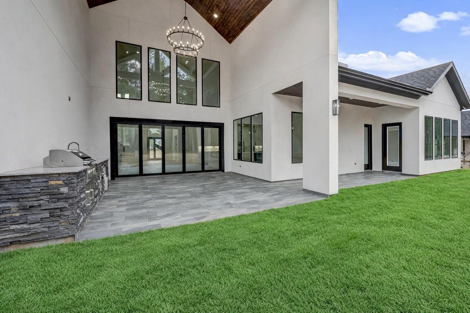 Montgomery, Texas, 77316, United States, 5 Bedrooms Bedrooms, ,6 BathroomsBathrooms,Residential,Active,2015434