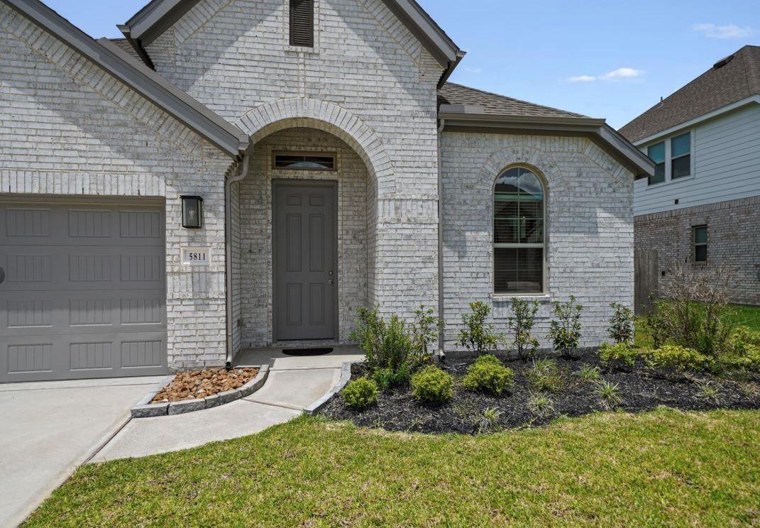 5811 Dublin Lane