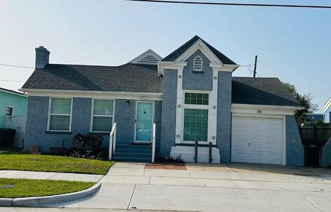 Photo of 4723 Avenue S, Galveston, TX 77551 (MLS # 51469717)