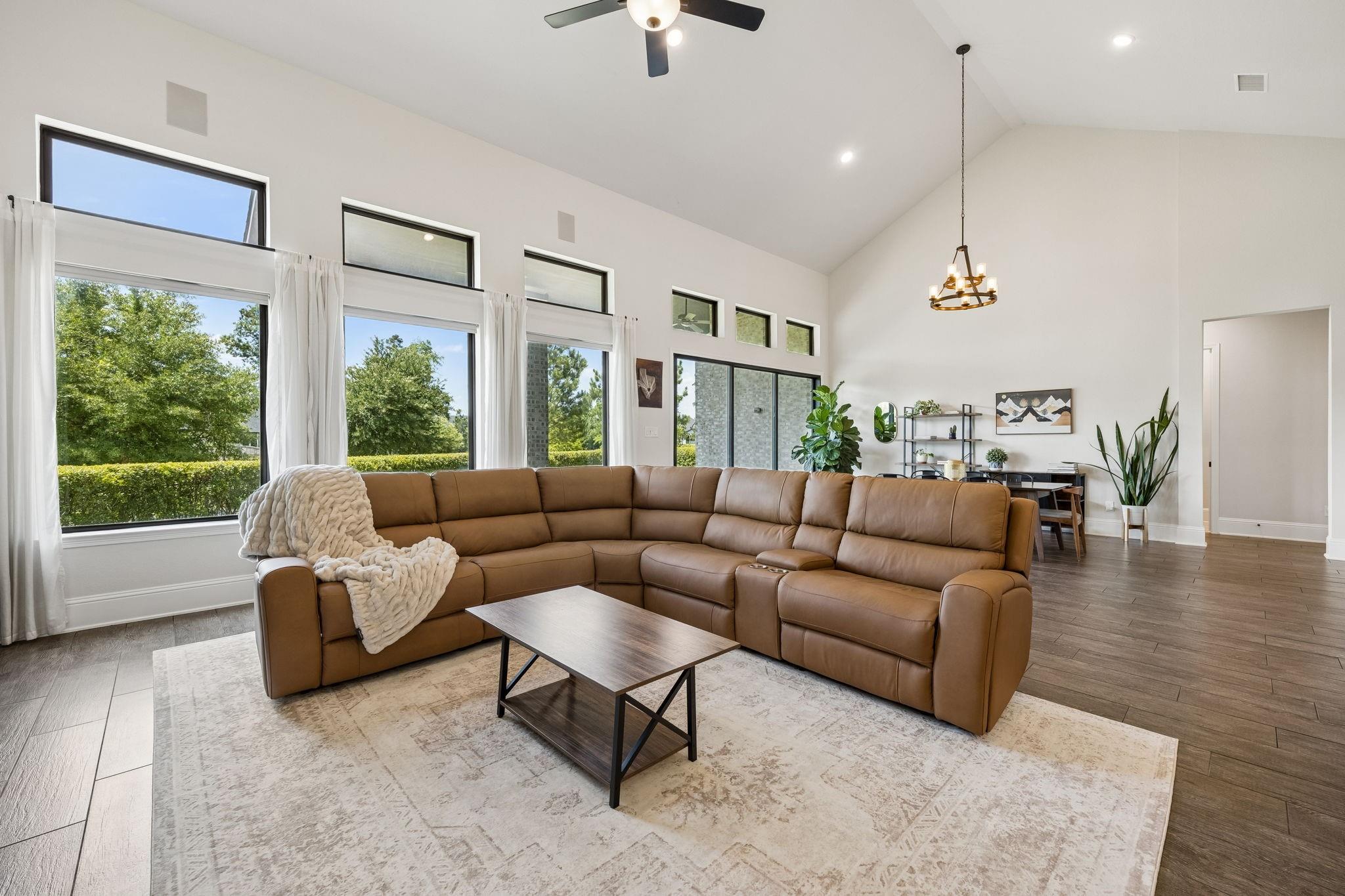 10102 S Goshawk Trail
