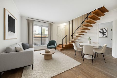 Photo of 811 Threadneedle Street #282, Houston, TX 77079 (MLS # 98505470) Photo of 811 Threadneedle Street #282, Houston, TX 77079 (MLS # 98505470)