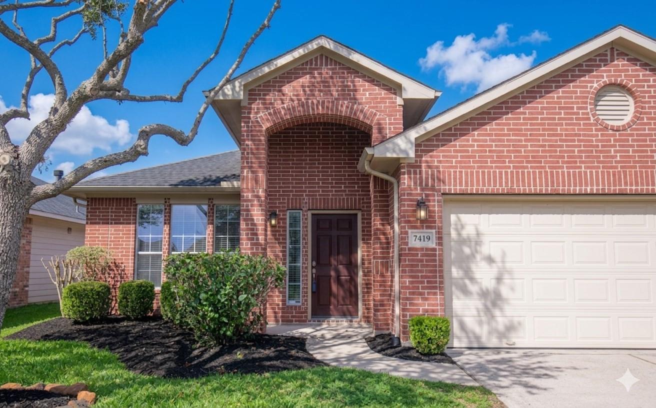 7419 Sabinal Creek