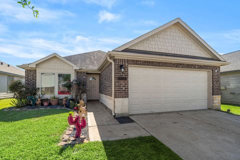 Photo of 6819 Altadena Drive, Rosharon, TX 77583 (MLS # 89509329)