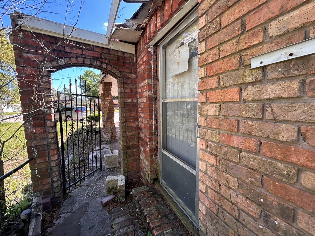 Photo of 4550 Winston Drive, Beaumont, TX 77705 (MLS # 15996111)